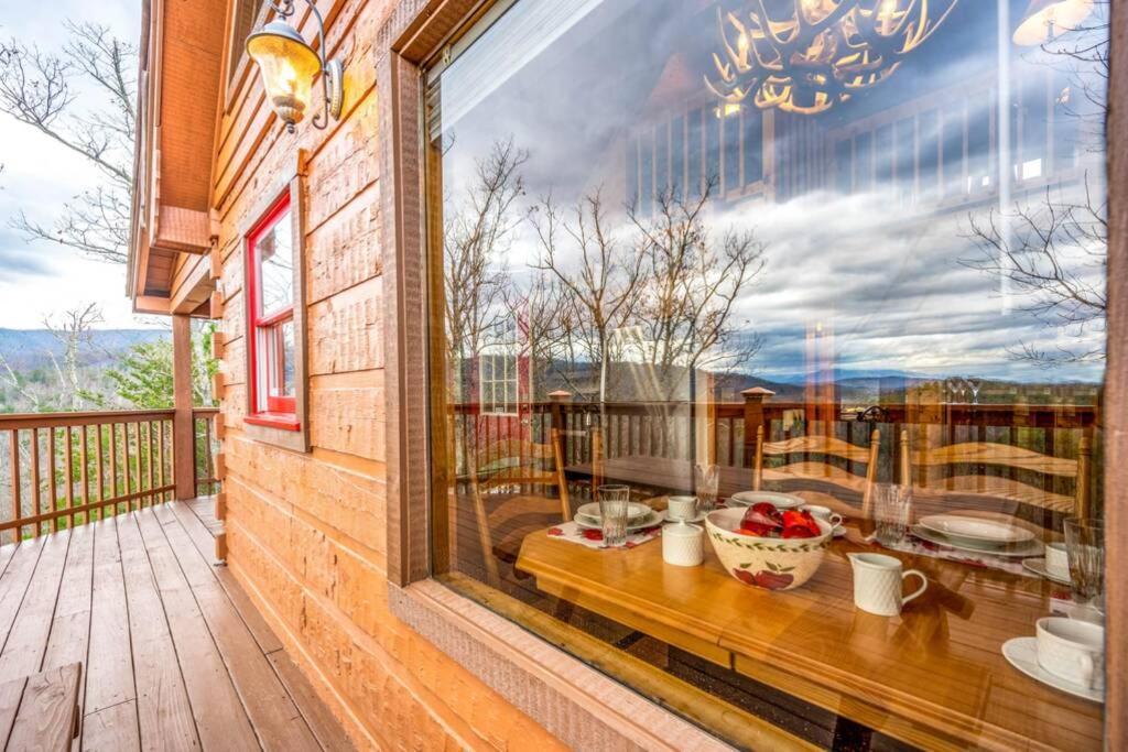 Over The Mountain - Smoky Mountain View Cabin Сивиървил Екстериор снимка